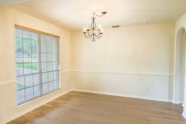 Photo - 20602 Meandering Cir