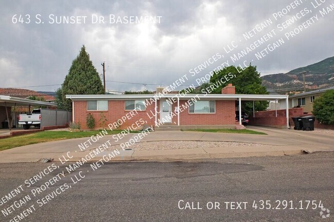 Building Photo - 2 Bedroom 1 Bath Basement Apartment