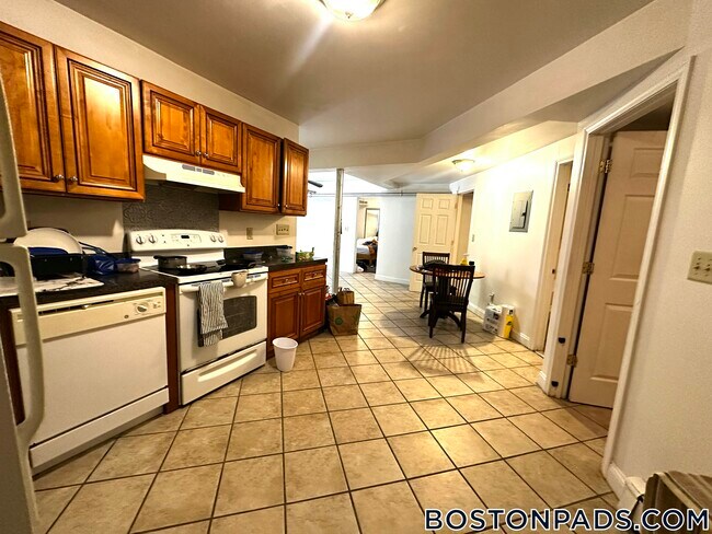 Photo - 35 Cummings Rd Unit b