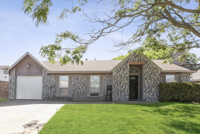 Building Photo - 1954 Carrington Dr Rental