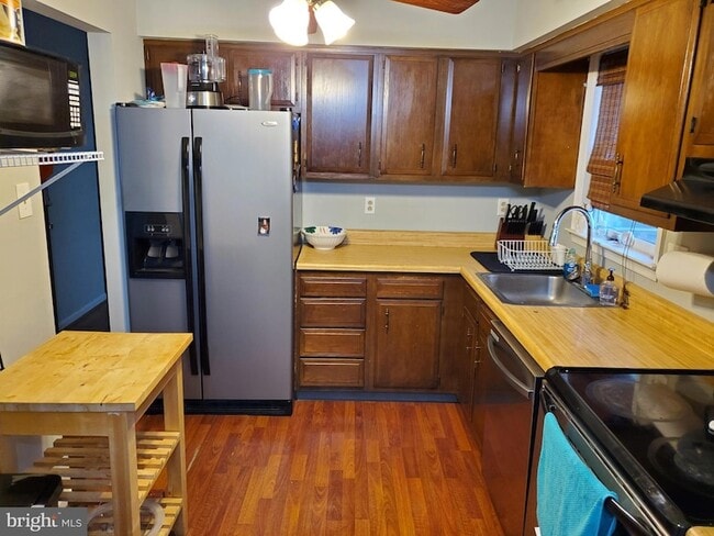 Photo - 27 Harkfort Rd