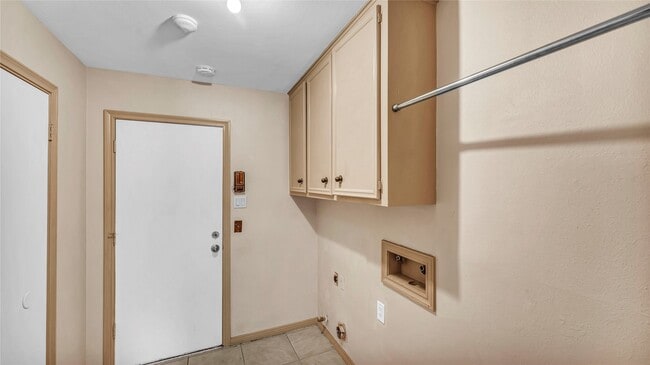 Building Photo - 10919 Paulwood Dr Rental