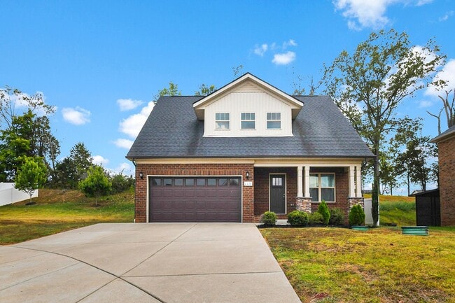 Building Photo - Pet Friendly Three Bedroom in Pleasant View! Rental