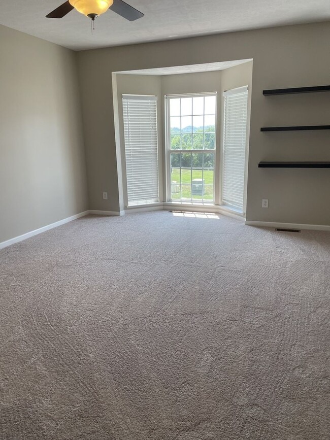 Photo - 3 Bedroom/2.5 Bath Townhome in Great Location