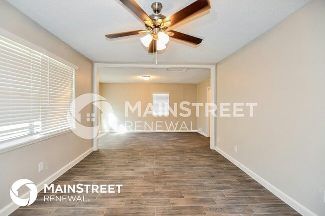 Photo - 926 Wateka Way