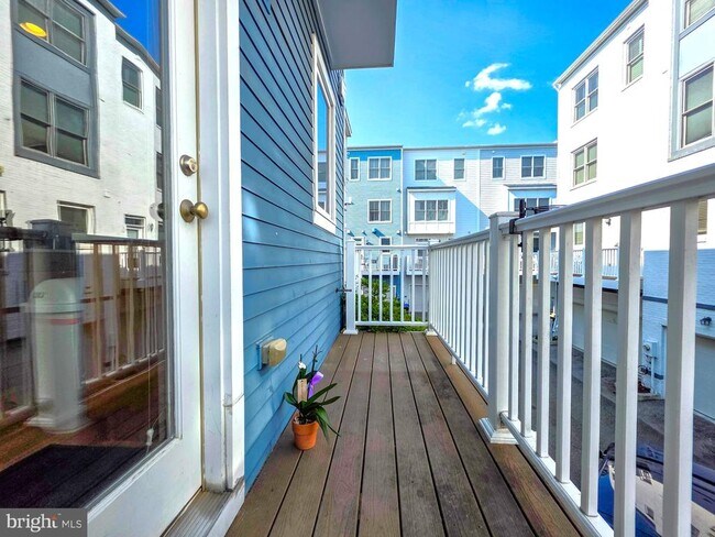 Photo - 729 N Alfred St
