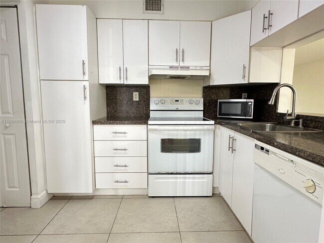 Photo - 9420 SW 140th Ct Unit 9420