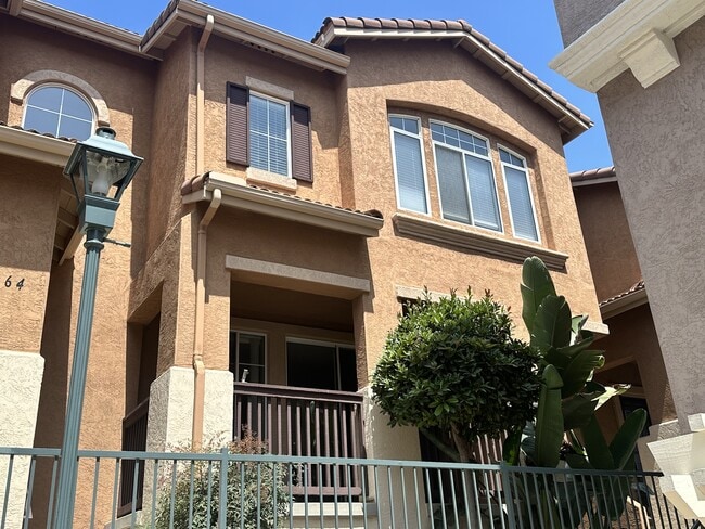 926 Camino De La Reina