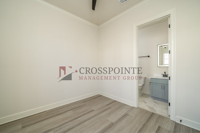 Photo - Luxury 3 bedroom, 3.5 Bath, 2 Car Garage Townhome