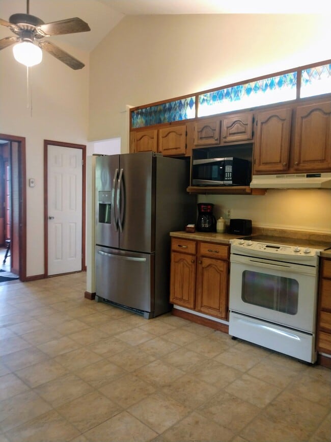 Kitchen - 104 Greenwood Ln Unit The Boojum House Apt. B