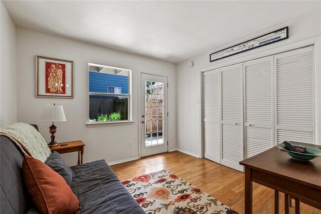 Photo - 1110 W 22nd St Unit 4
