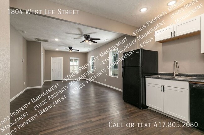 Photo - 1804 W Lee St