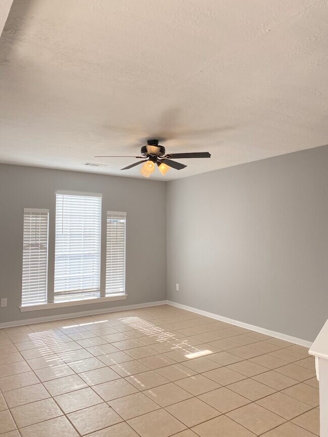 Photo - 1401 Summit St