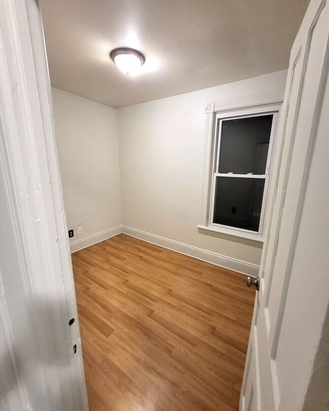 Building Photo - 701 South Ave Unit 701 South Ave - 1 Rental