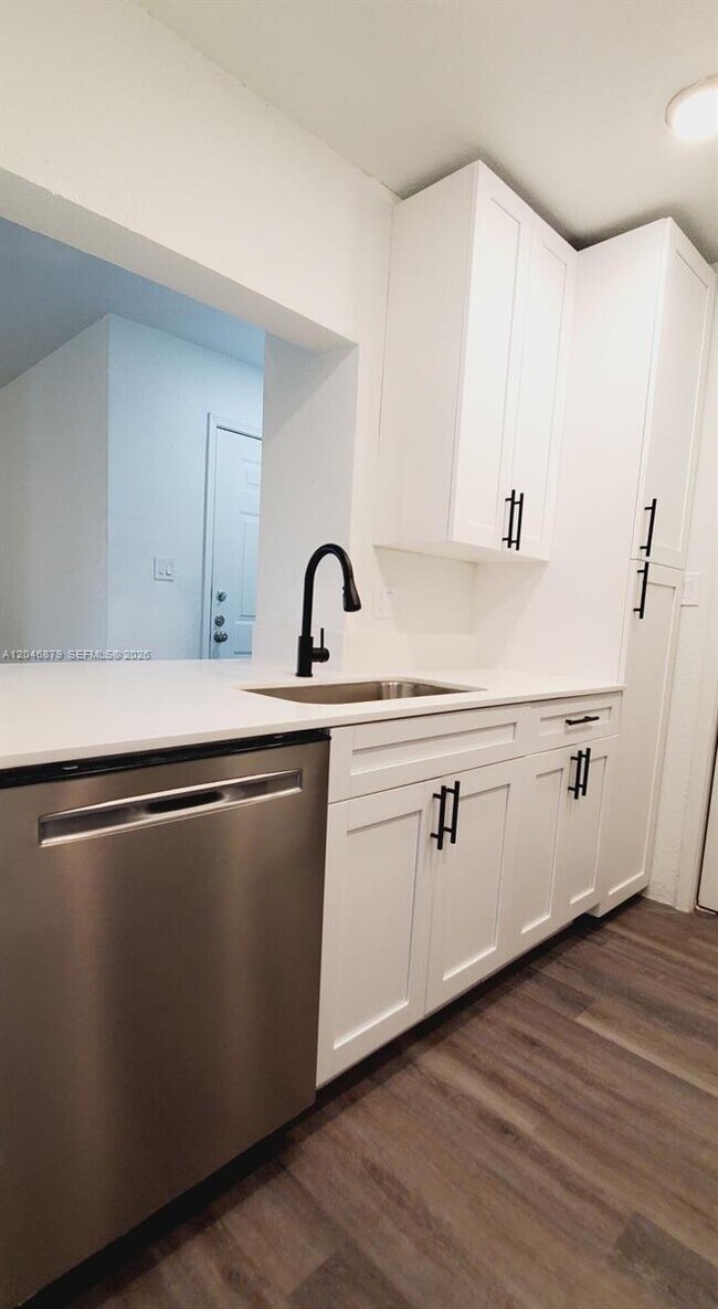 Photo - 927 Riverside Dr Unit 324