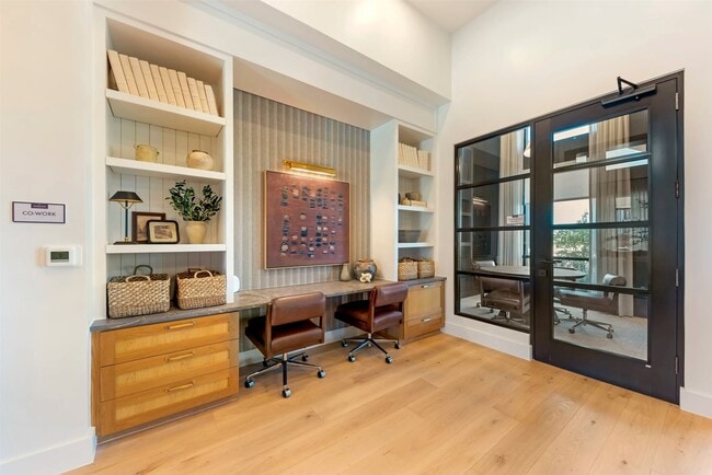 Photo - 2908 E Howard Ln Unit 05201