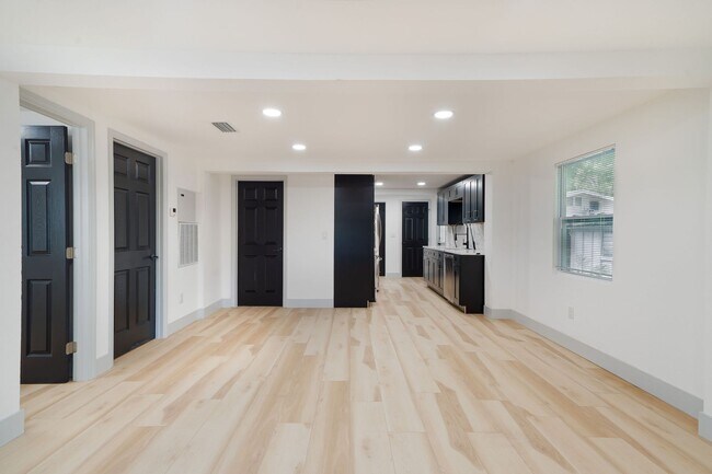 Photo - Welcome to Your New 3/2 Home with a walking distance from Largo High school