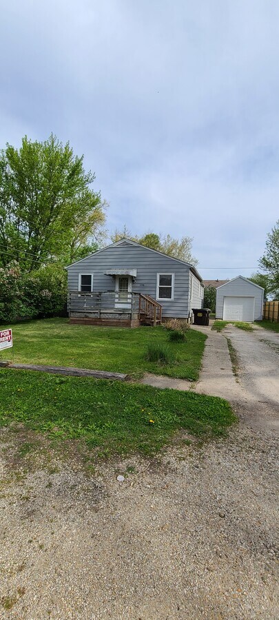 Front - 1206 W 15th St Casa