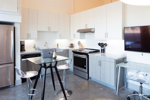 Building Photo - 830 N Zang Blvd Unit 1111 Rental