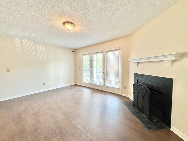 Photo - 2 Bedroom off W Friendly Ave!