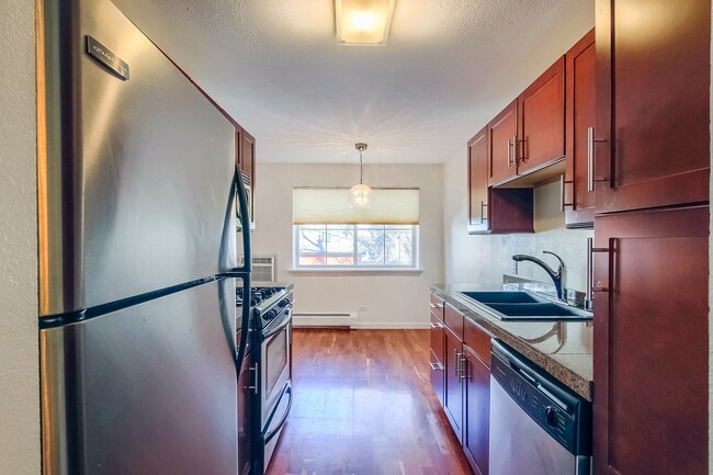 Photo - 1332 N Williams St