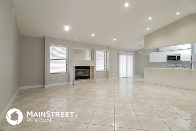 Photo - 1851 Calmar St NW