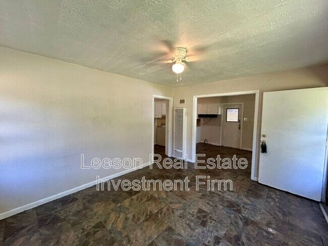 Photo - 307 W 71st St