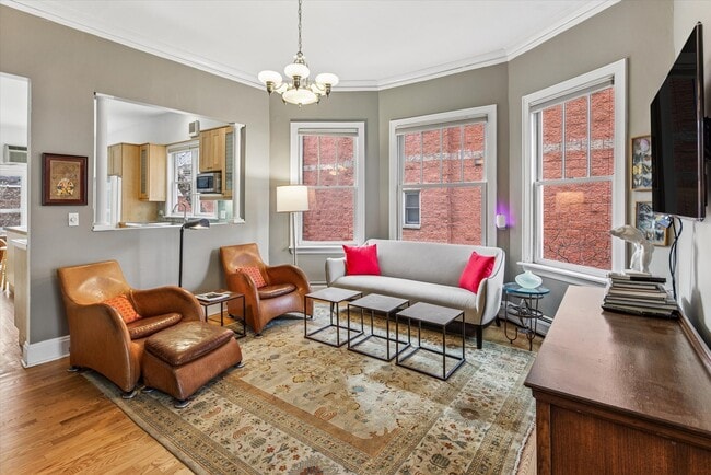 Photo - 3135 N Seminary Ave Unidad 1