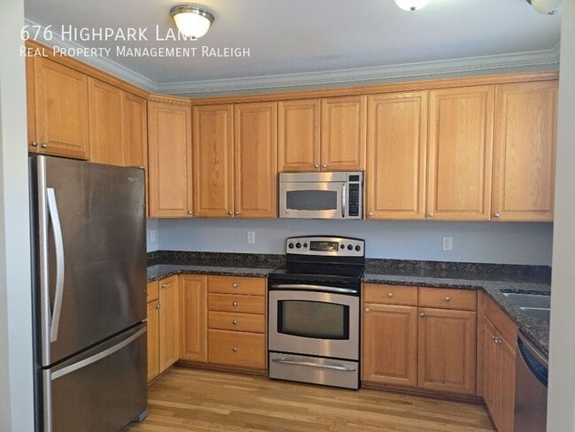 Photo - 676 Highpark Ln