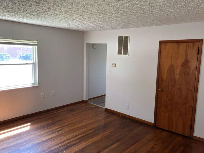 Photo - 331 S Walnut St Unit 1st floor