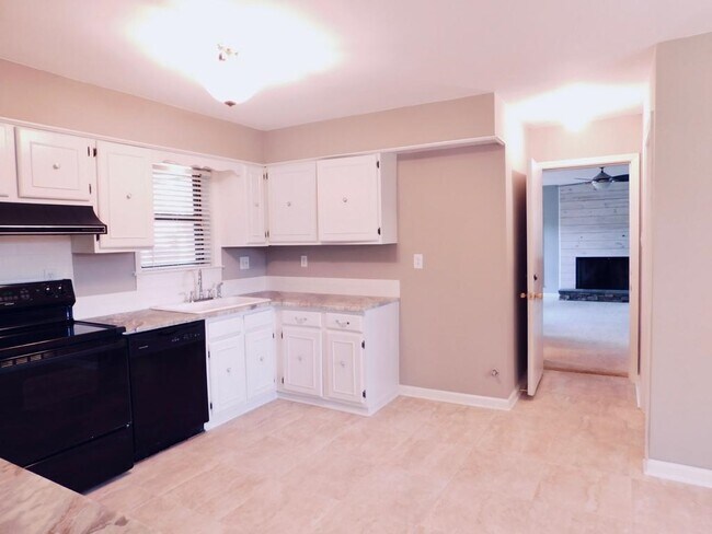 1411 Leafhaven Cove