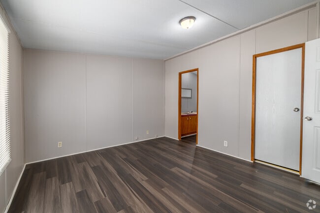 3BR, 2BA - 1,456SF - Primary Bedroom