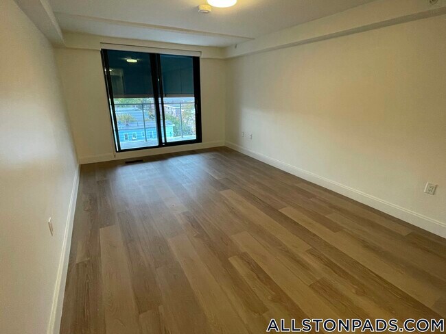 Photo - 1079 Commonwealth Ave Unidad 453