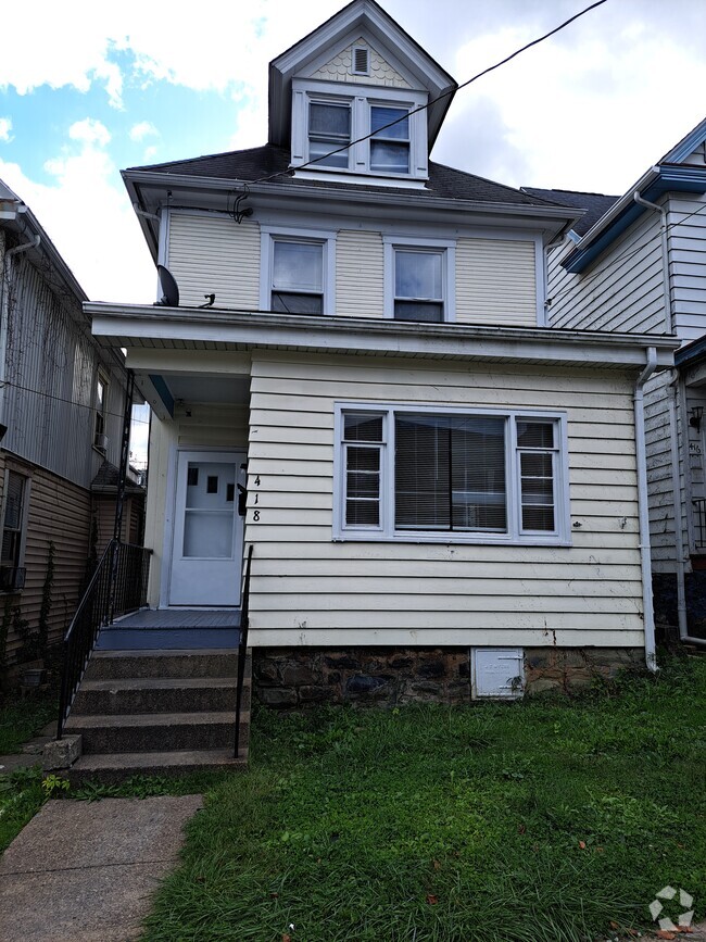 Building Photo - 418 N 3rd St Rental
