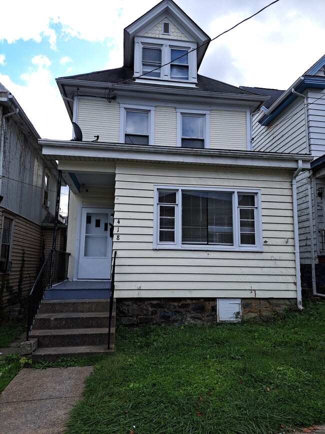 Building Photo - 418 N 3rd St Rental