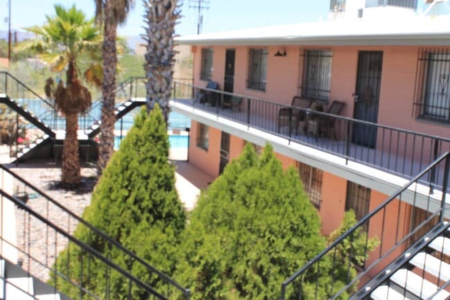 Photo - 1031 N Holly Ave Unit 11