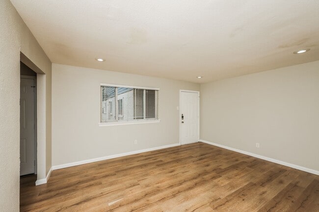 Photo - Reiger Park Apartments