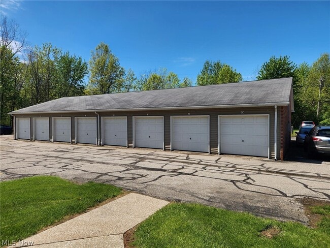 Photo - 216 Moore Rd