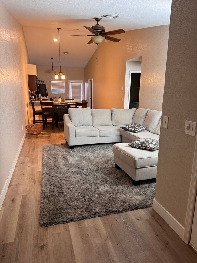 Building Photo - SUNSET MOUNTAIN VILLAS