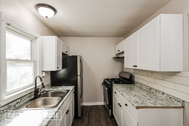 Photo - 459 S 41st St