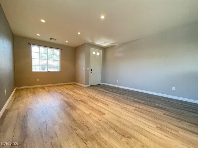 Photo - 6636 Sand Swallow St