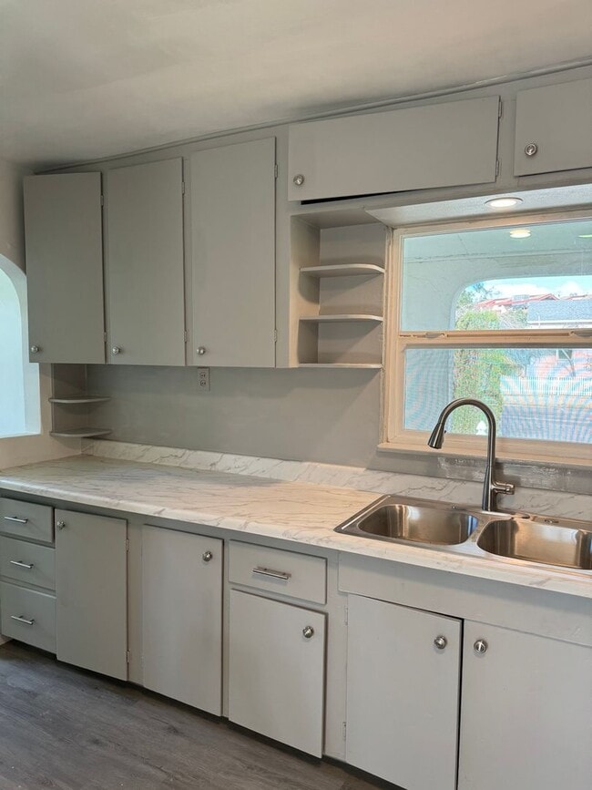 Photo - Cute 2 bedroom home close to downtown