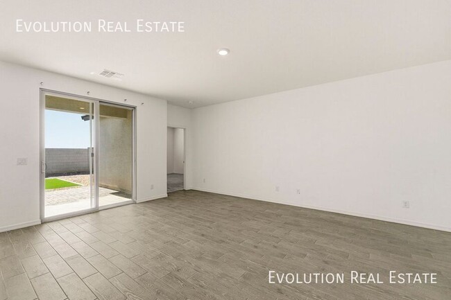 Photo - 11461 E Ulysses Ave