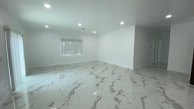 Photo - 1112 S Lemon Ave