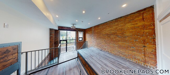 Photo - 1028a Commonwealth Ave Unit 101