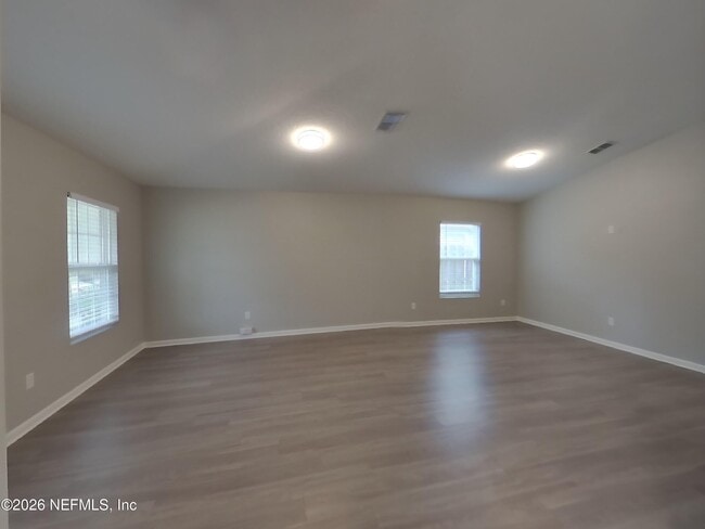 Photo - 621 Birchbark Trail