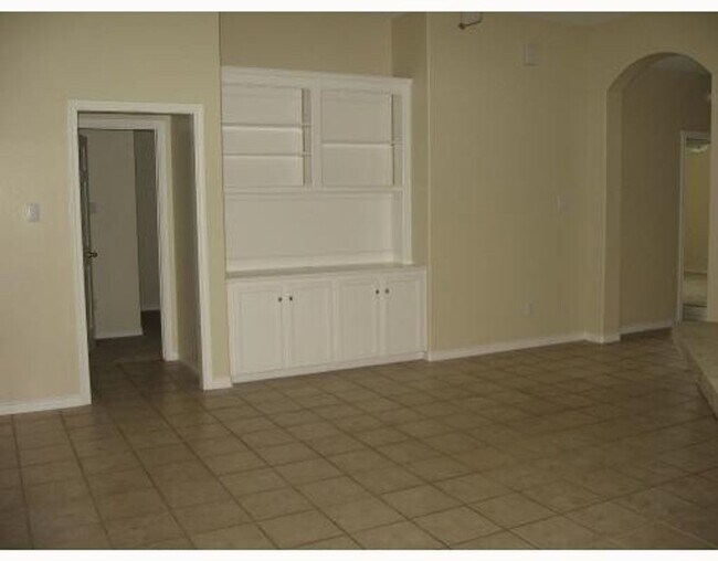 Photo - COZY BRICK HOME IN CONVENIENT LOCATION, NEAR SCHOOLS!