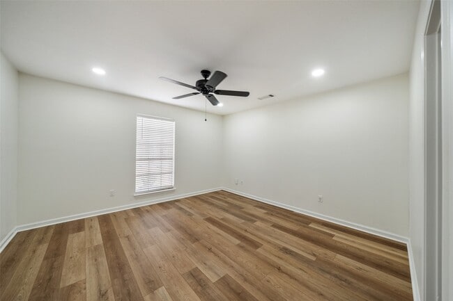 Photo - 3518 Cave Springs Dr