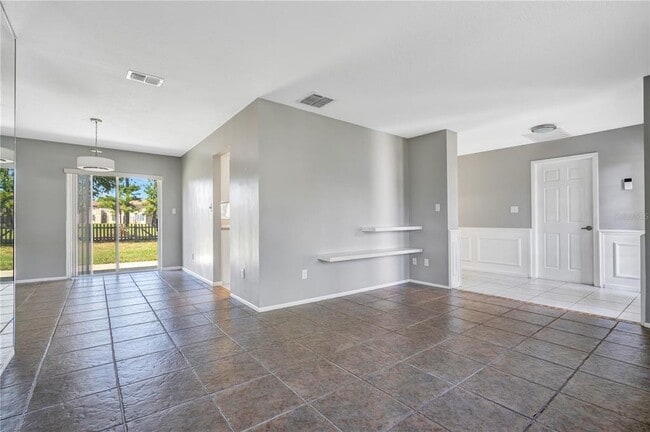 Photo - 111 Colyer Dr