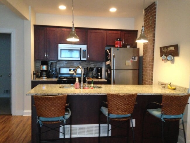 Building Photo - UNION Unit 2